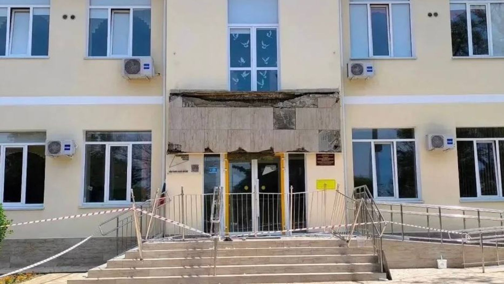 Школа после падения балкона с учениками